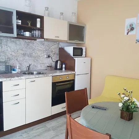 ани Appartement Chernomorets
