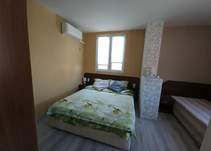 ани Appartement Chernomorets